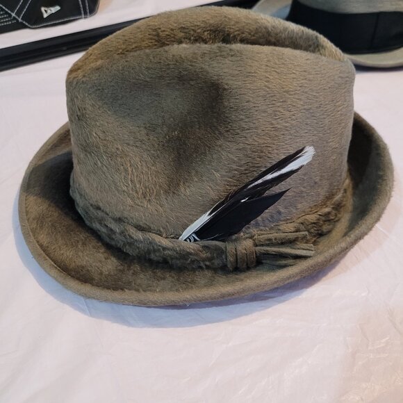 Canadian Beaver Hat size medium - Picture 3 of 3